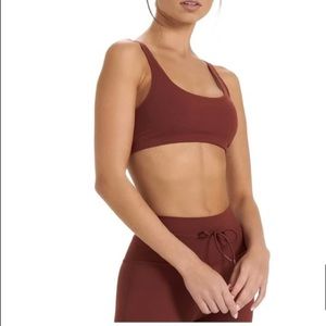 NWOT Vuori Yosemite Bra, brick, large, never worn